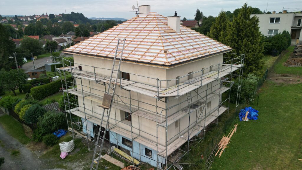 Střechy Hošna, klempířské, tesařské a pokrývačské práce Beroun, Hořovice, Příbram, Rokycany, Plzeň