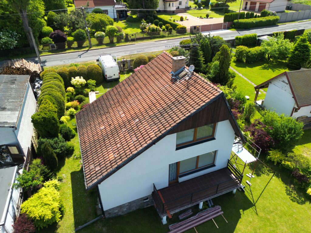 Střechy Hošna, klempířské, tesařské a pokrývačské práce Beroun, Hořovice, Příbram, Rokycany, Plzeň